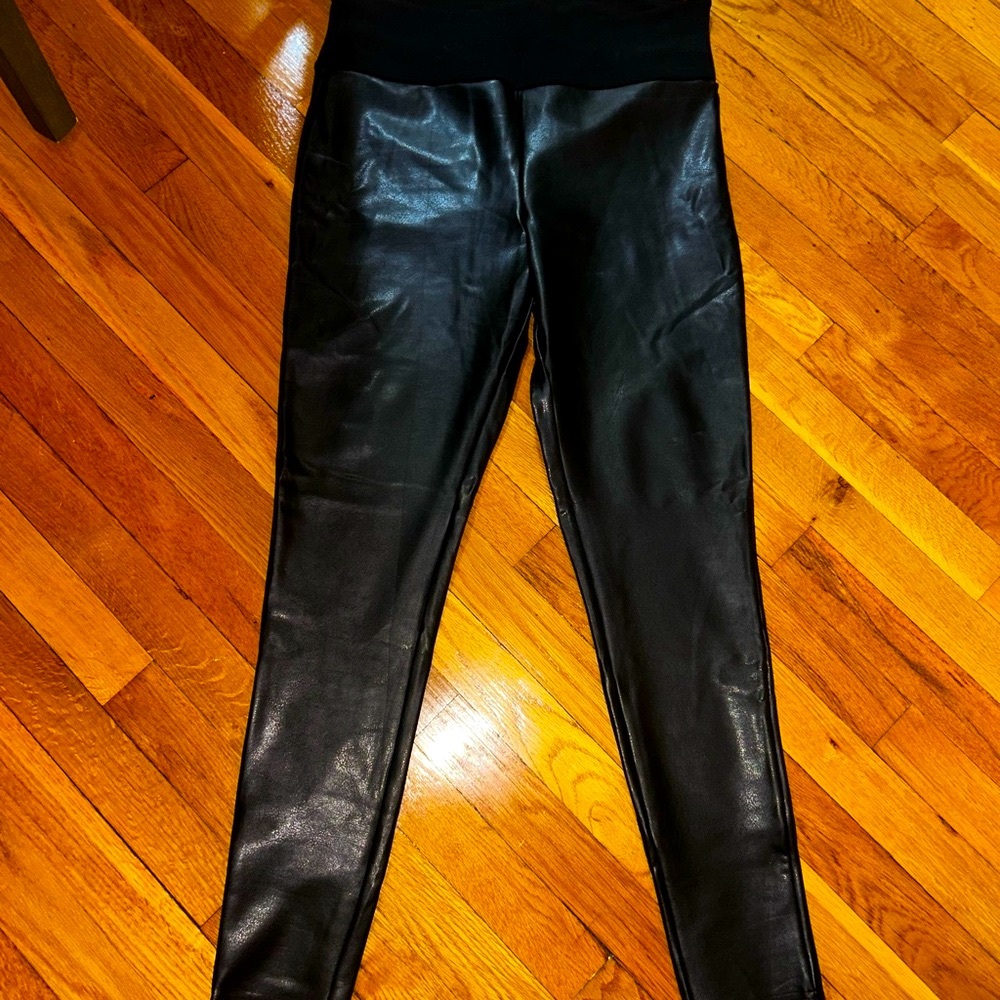 ASSETS by SPANX Women's All Over Faux Leather Leggings - Picture 7 of 8